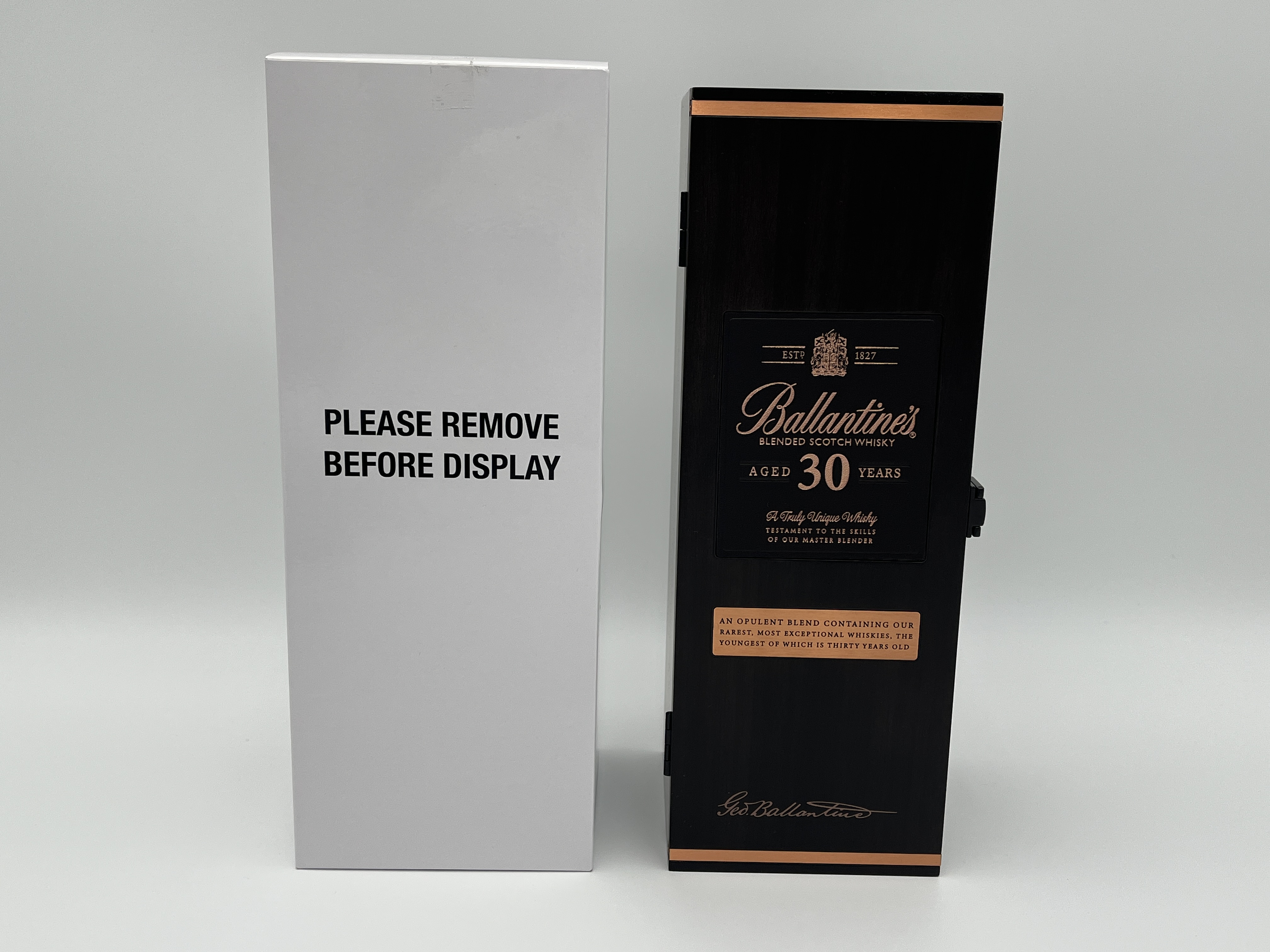 ウイスキー　バランタイン30年 化粧箱入り 700ml