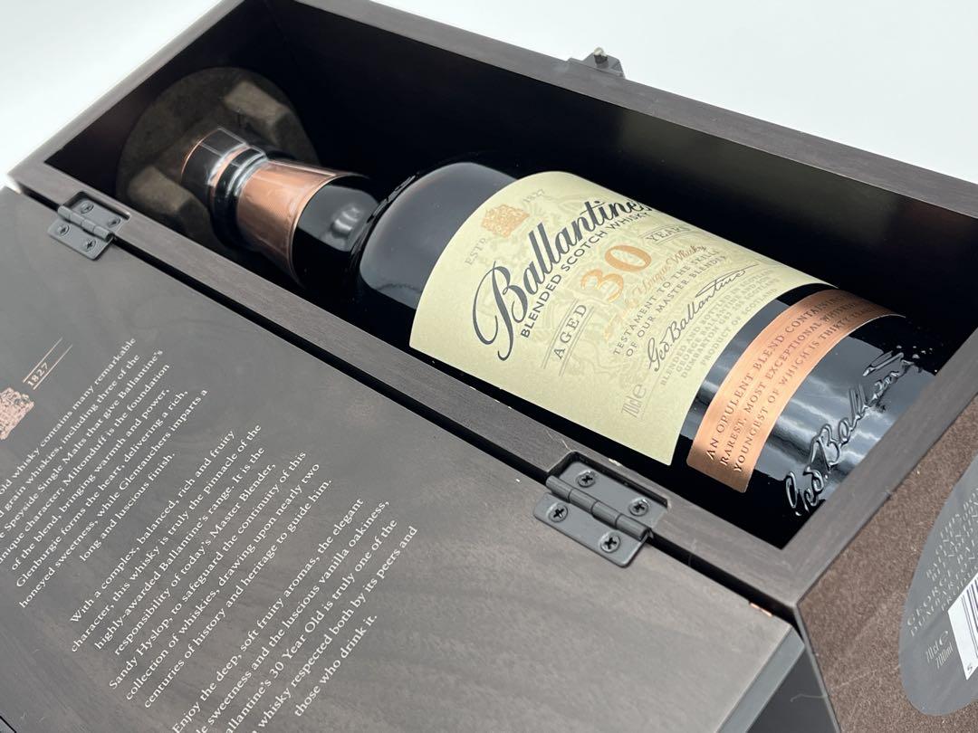 ウイスキー Ballantine's バランタイン 30年 スコッチウイスキー 木箱入り
